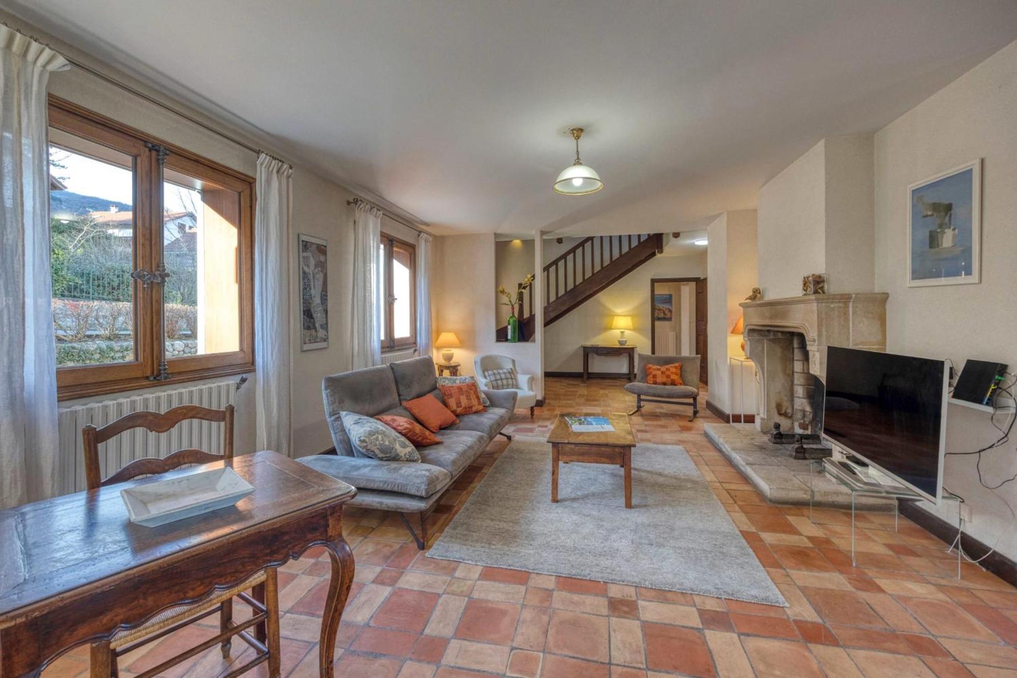 #Hp La Maison Des Lilas Large Family House Sleeps 12 Garden Seyssinet المظهر الخارجي الصورة
